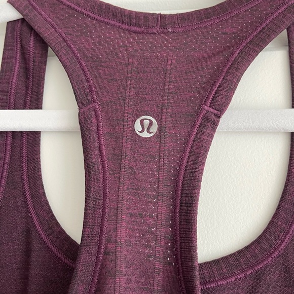 Lululemon tags removed due to itchiness size XS - Picture 3 of 4